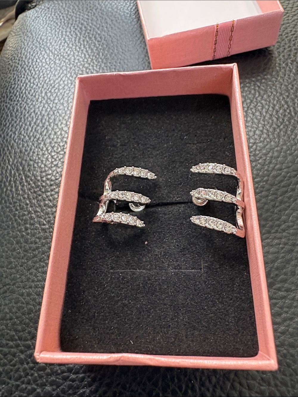 925 Silver Rhinestone CZ Three-Claw Geometric Pierced Earrings Brand New - Picture 3 of 6